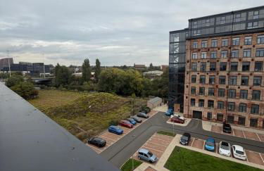 Luxe Duplex Penthouse Stay in Leeds Centre - Free Parking - Foto 32