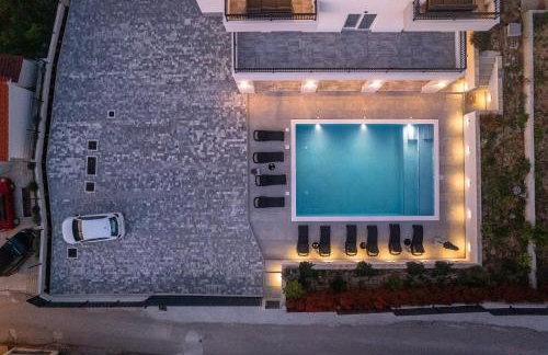 Villa Barbara & Zoran with heated swimming pool - Photo 71