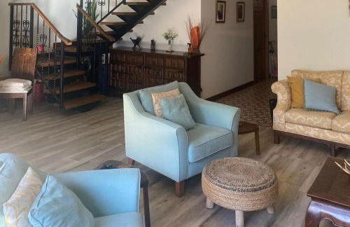 House -Sleeps 6-Garden-Fireplace - Photo 18