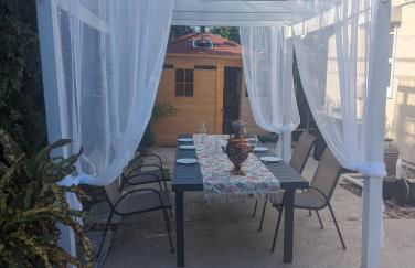 Bike to the beach, walk to restaurants, heated pool, secluded - Foto 25