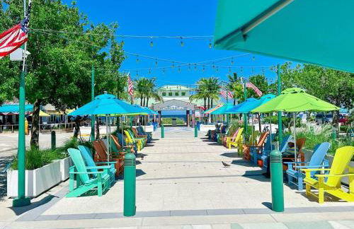 Stylish Beachfront Condo with Balcony & Ocean View - Foto 106