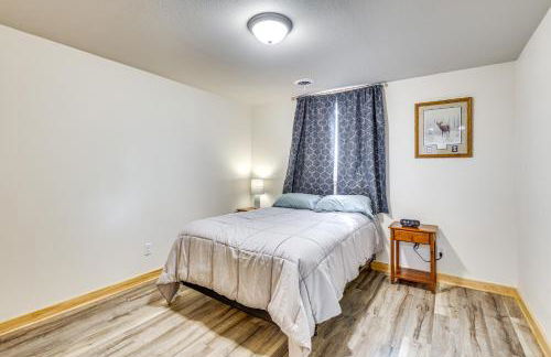 half Mi to Dtwn Pierre Family Home with Patio - Foto 23