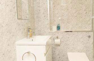 2 bed flat near Livingston North Station - Foto 8