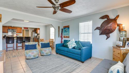 Less Than 1 Mi to Beach! Family-Friendly Galveston Home - Foto 2