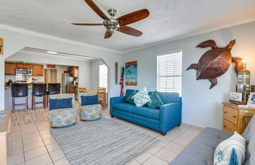 Less Than 1 Mi to Beach! Family-Friendly Galveston Home - Foto 2