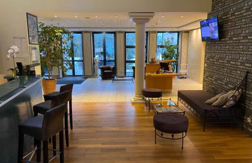 HOTEL CERISE - LES SOURCES Luxeuil-les-Bains - Foto 8