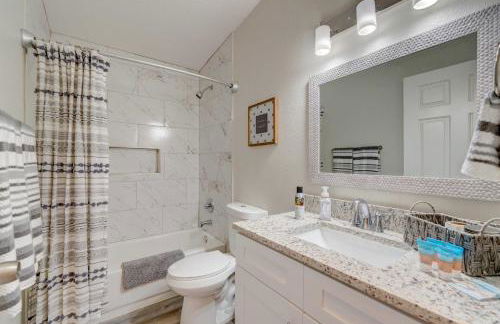 Peaceful Lady Lake Home with Screened-In Porch! - Foto 18