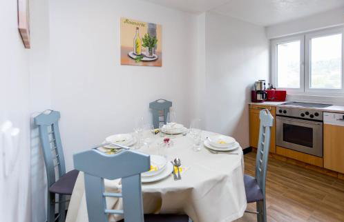 Holiday House Antique - Photo 11