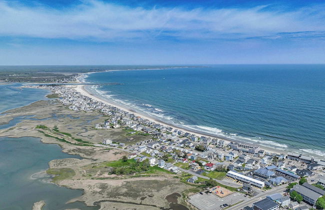 All is Wells Incredible Location! Walk to Beach - Photo 30