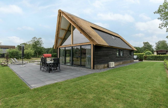 Holiday Home in Netherlands With Pond View - Photo 22