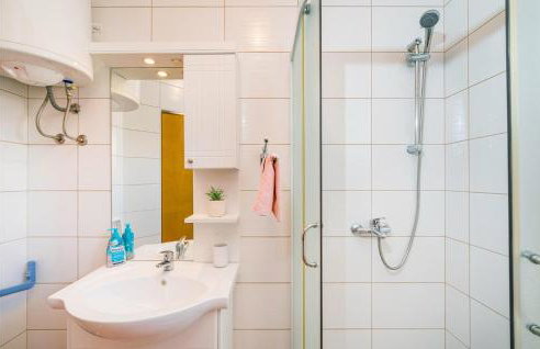 Nice Apartment In Rtina With Wifi - Photo 23