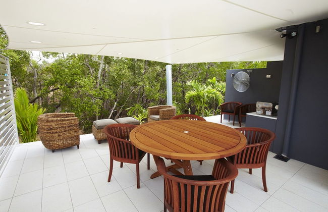 Essence Beachfront Retreat - Photo 12