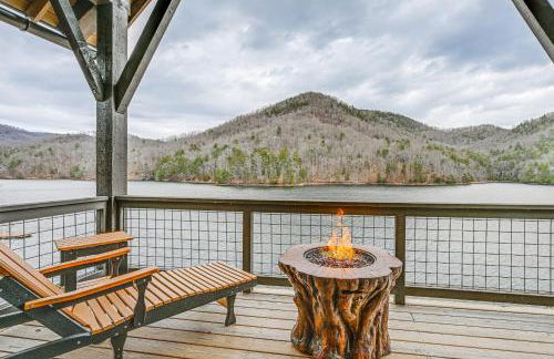 Direct Lake Access and Fire Pit Tuckasegee Cottage! - Foto 1