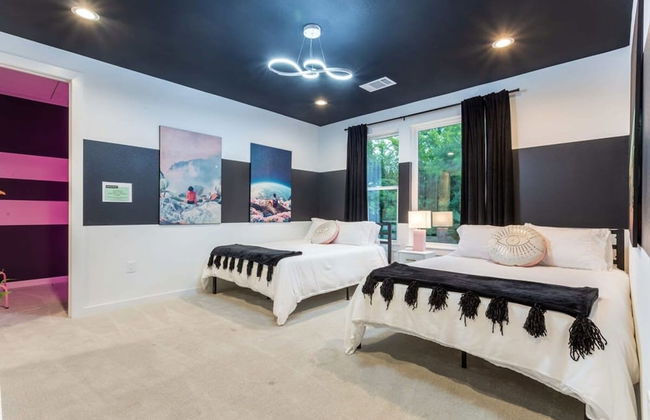 5 000 SQ FT Private 10br Compound DT 6 Min Drive - Photo 40