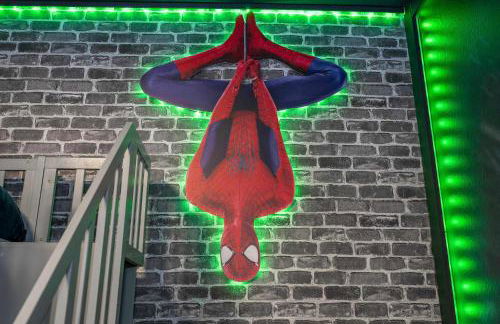 4BR Lakefront - Themed Rooms - Pool & BBQ! - Foto 79