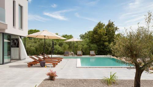 Villa KM 5 Bedroom with pool and garden - Foto 2