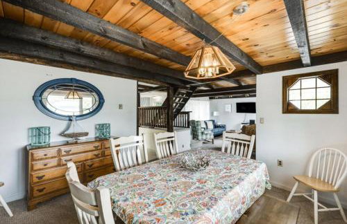 Family Lakeside Escape with Private Beach and Calm Waters - Foto 23