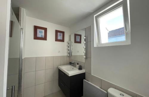 Chez moon Joli appartement rénové proche centre et parking privé - Foto 20