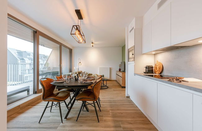 Cozy Beach Apartment in Middelkerke for 5 Guests Bright Living Space With Terrace - Photo 4