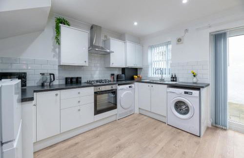 Modern 3BR Home - Designated Parking - Groups - Foto 25