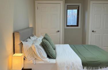 Poconos Chalet -Kayaks- HotTub-Karaoke-Lake - Foto 36