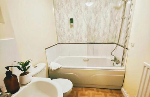 Four-bedroom House Wi-Fi Parking Pets - Foto 4