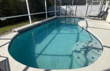 3 Bedroom Villa with Poolside Cinema and Games Room Close to theme Parks sleeps 6 - Photo 41