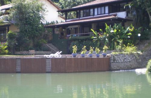 Casa de 730m2 no Exclusivo Condomínio Portogalo com Piscina Privada e Cais para iates de até 55 Pés - Foto 1