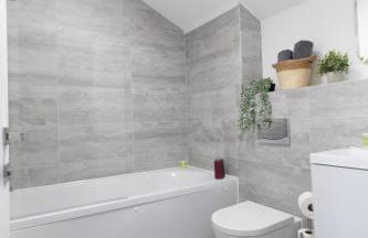 Open Mind Property - 2 Beds & FREE Parking - Photo 7