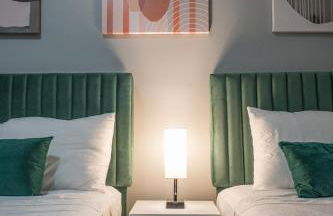 Cozy Stay with Games, 15 min to NYC, Private Backyard - Sleeps 6 - NEAR METLIFE STADIUM - Foto 7