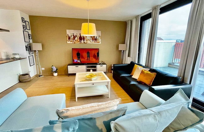 Modern 2BR Penthouse Near Diamond District by Oneluxstay - Foto 6
