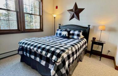 2 BR Basecamp Bliss at Kicking Horse Near Ski Hill - Foto 26