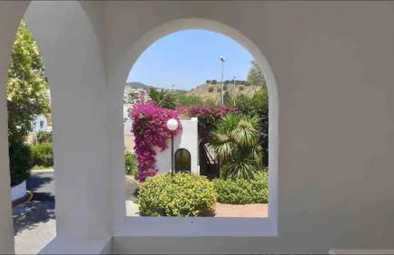 Fabuloso y amplio Duplex en Urb Jardines de Sotogrande - Foto 5