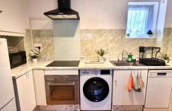 Friendly family apartment comfort sleep 6 close to tube bus airport - Foto 24