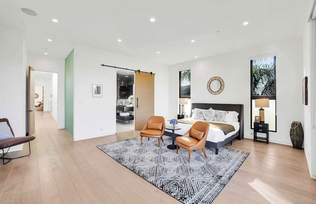 LA Villa by Avantstay Walk to The Grove LA - Photo 4