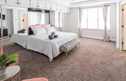 Glamorous Renovated Modern Home - Foto 21