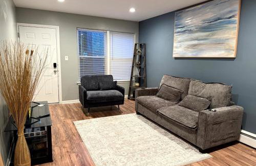 Cozy 1BR Retreat Near Transit, Dining And Parking - Foto 1