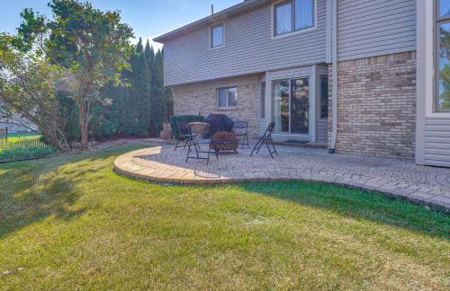 Private Yard with Patio, Fire Pit Family Getaway - Foto 3