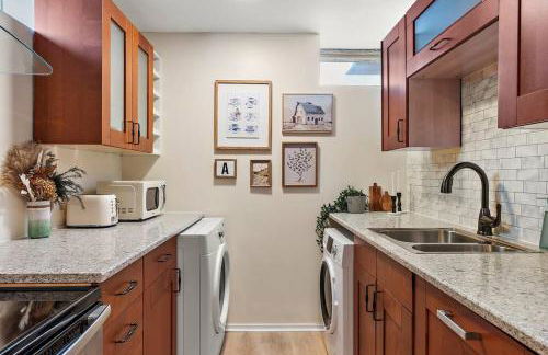 St Paul Speakeasy with King Bed - Foto 15