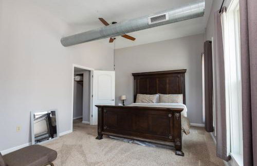 Riverview Loft! Downtown Alton - Foto 11