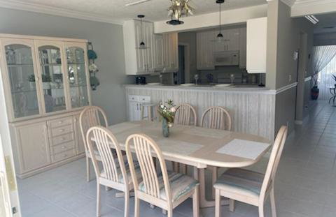 Just a short walk to the beach - Foto 16