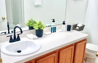 Charming family retreat with Pool & Amenities Disney & top Attractions - Foto 8