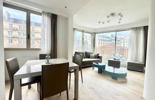 Luxury Paris Apt, Eiffel View, Golden Triangle - Photo 2