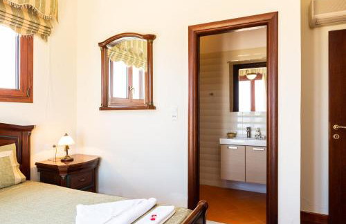 Newly Renovated Villa 4 Seasons with BBQ, private pool, ping pong and football table - Foto 55