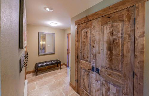 5th Floor 2BD 2BA Condo with Magnificent Views - Foto 27