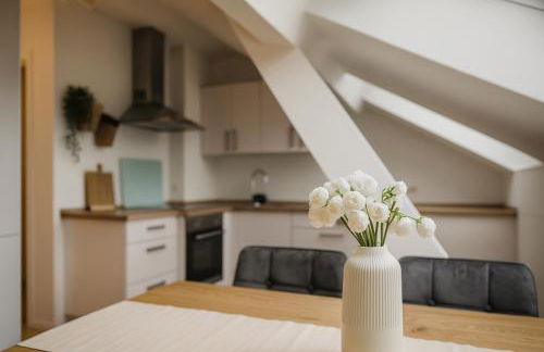 RAHA Apartments - Ihr Rückzugsort mit Panoramablick - HBF - Vollausstattung - Privat Parkplatz - Foto 17