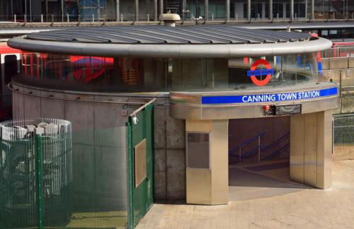 Stylish 2 Bed Near Excel, Canning Town & O2 - Photo 16