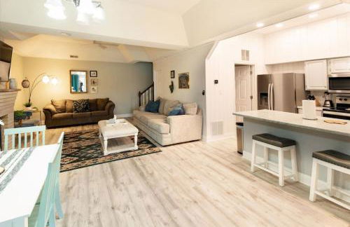 Serene Duplex Lakefront Retreat: sleeps up to 20 - Foto 9