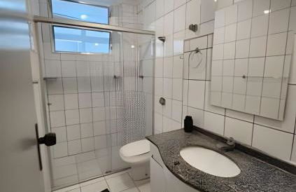 Ótimo APTO-Uma Quadra da Praia no bairro do Boqueirão em Santos - Foto 8