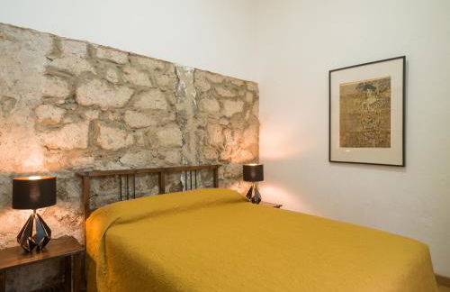 Celia House - Photo 15